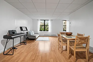 Sold by BREU CHURCHILL