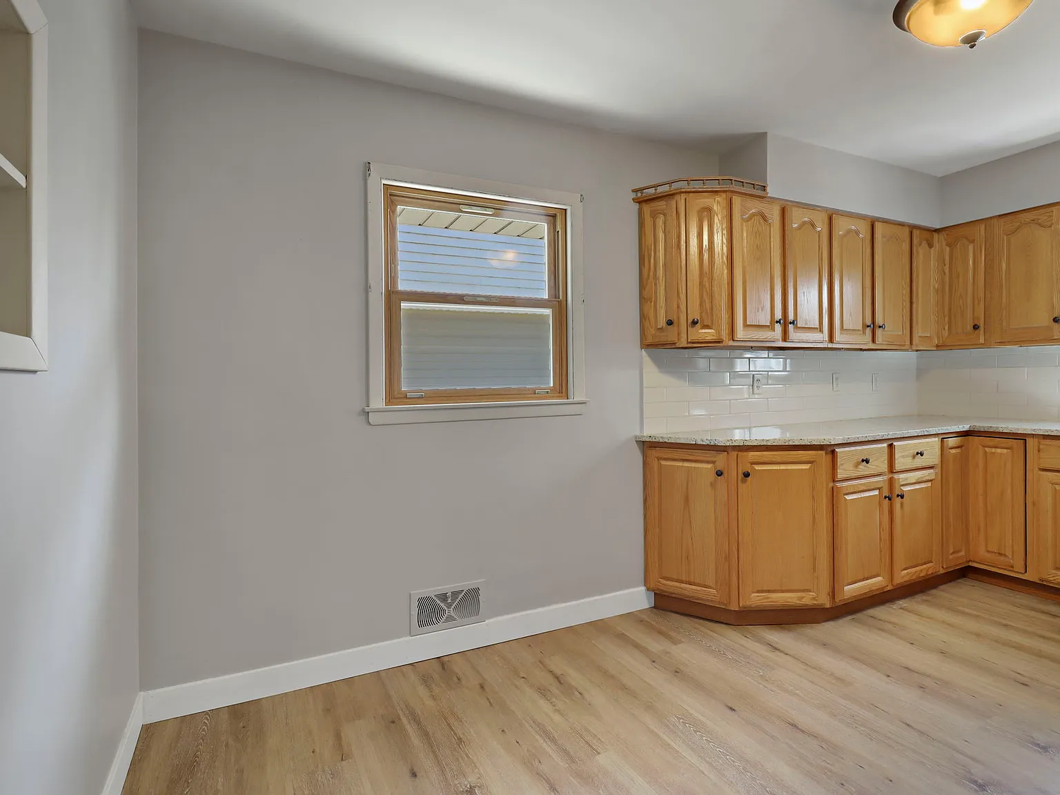 3 bed, 1110 sqft, $2,300 — Photo 3