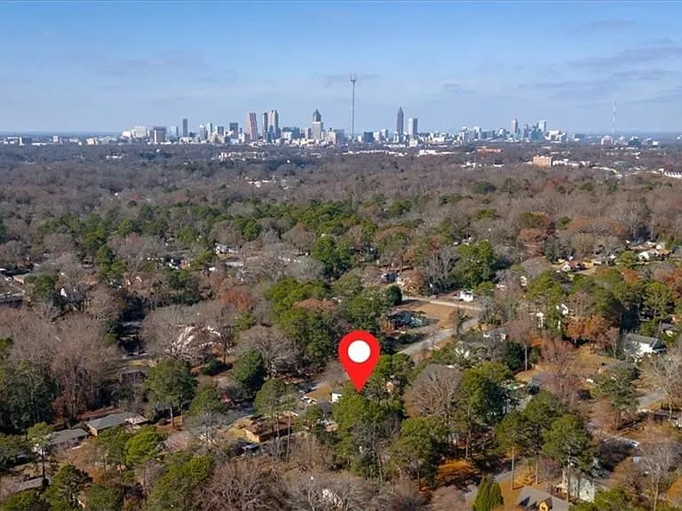 2142 Cloverdale Dr — Photo 21