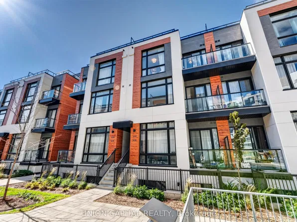 8 David Eyer Rd #1227, Richmond Hill, ON L4S 0N3