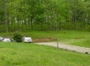 140 N Wickliffe Rd, Birdseye, IN 47513