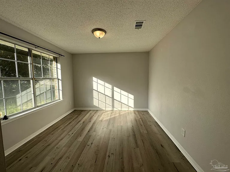 280 Bobwhite Dr — Photo 2
