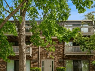 239 W Court Of Shorewood APT 3A, Vernon Hills, IL 60061