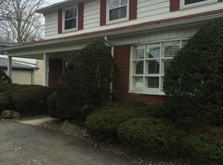 32496 Olde Franklin Dr, Farmington Hills, MI