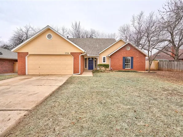 1732 Green Leaf Ln, Edmond, OK 73013