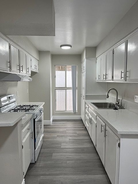 1st image of 615 Erie St APT 202