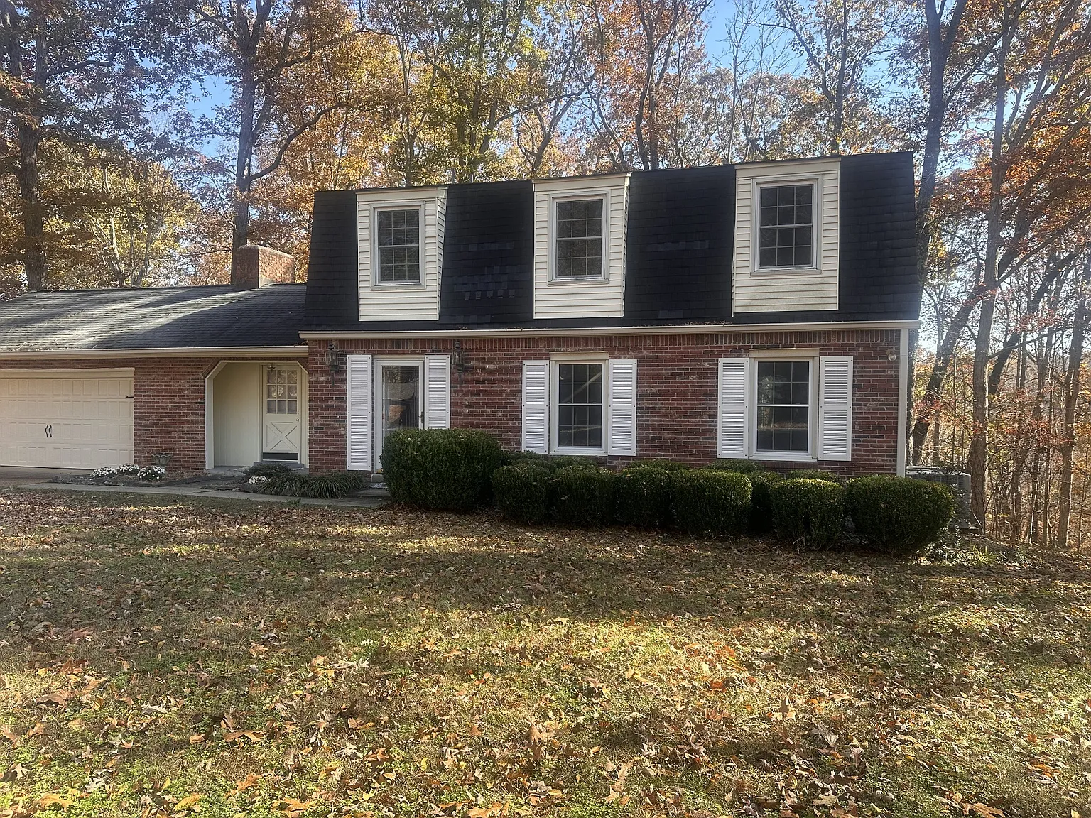 3 bed, 2.5 bath, 2010 sqft, $2,200 — Photo 1