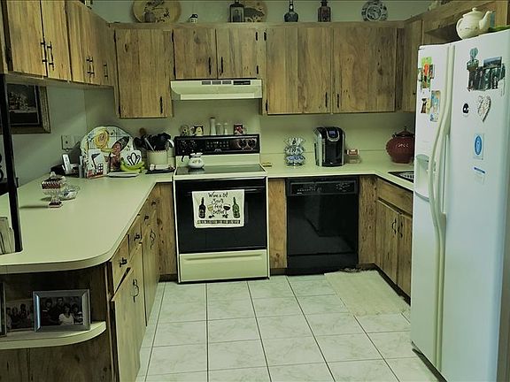 4th image of 113 Edgewater Dr S