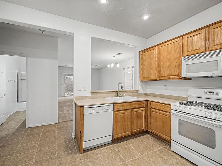 2539 Evening Twilight Ave — Photo 8