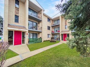 6332 Pershing Rd APT 2C, Berwyn, IL 60402