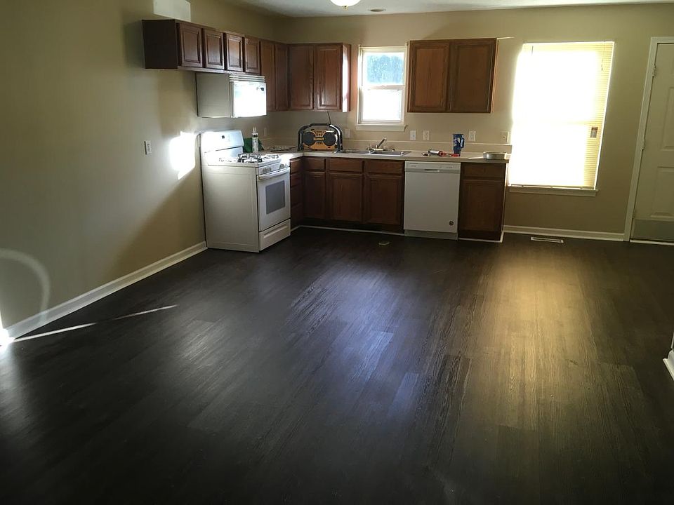 2nd image of 212 W River Rd N