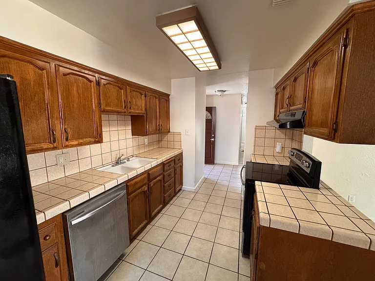 4445 N Emerson Ave — Photo 12