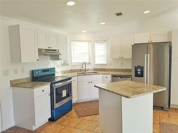 5th image of 260 San Bernardino St