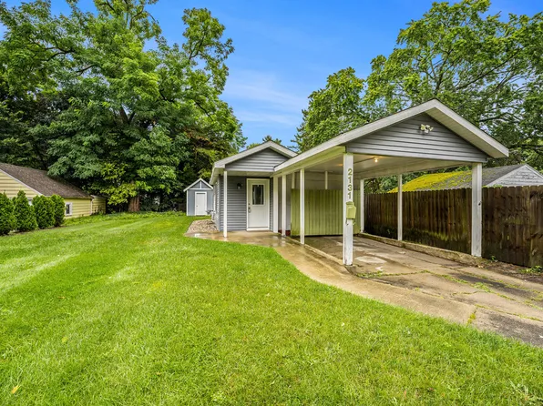 2131 Sheffield Dr, Kalamazoo, MI 49008