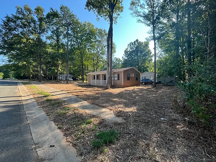 2 bed, 1.0 bath, 960 sqft, $1,600 — Photo 2