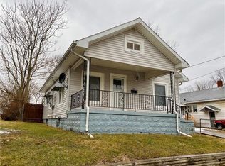 966 C St, Charleston, IL 61920