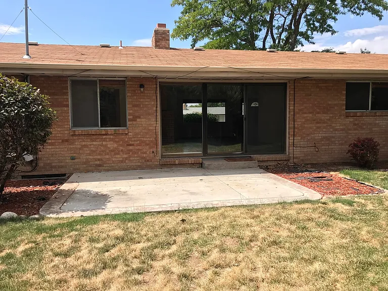 3824 W Greenbrier Dr — Photo 29