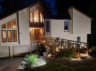 2696 Long Lake Ter NE, Roswell, GA 30075