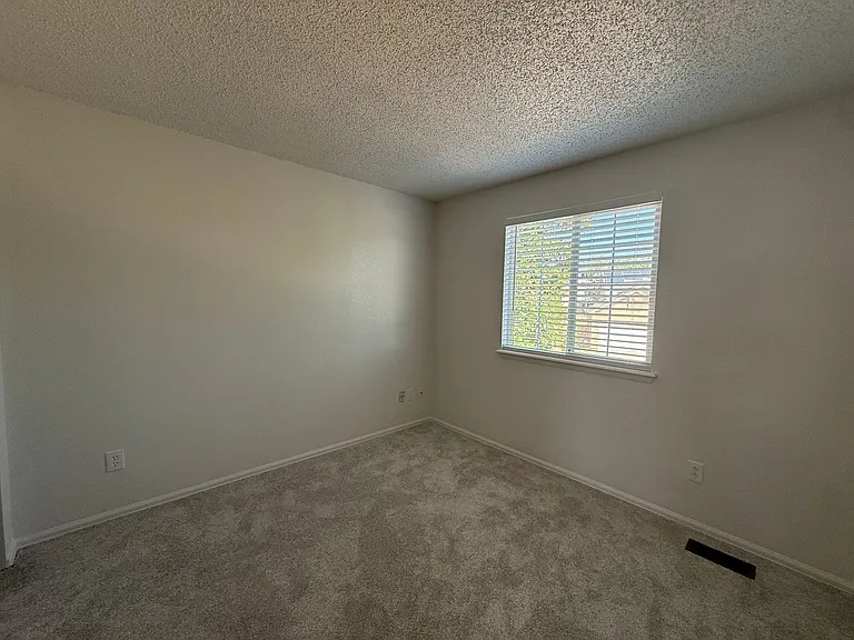 4810 Ardley Dr — Photo 20
