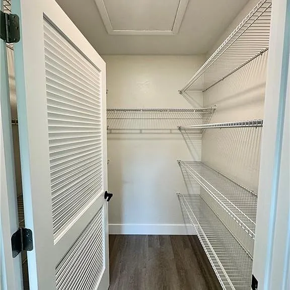 145 SW 28th Ter — Photo 18