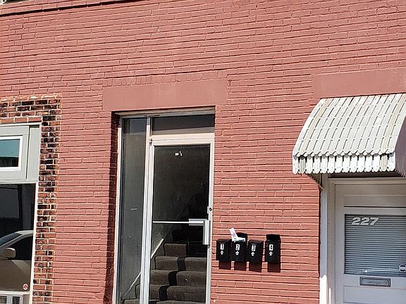 2nd image of 303 1/2 S Osage Ave #3-1