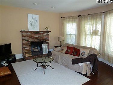 3rd image of 264 Bell St