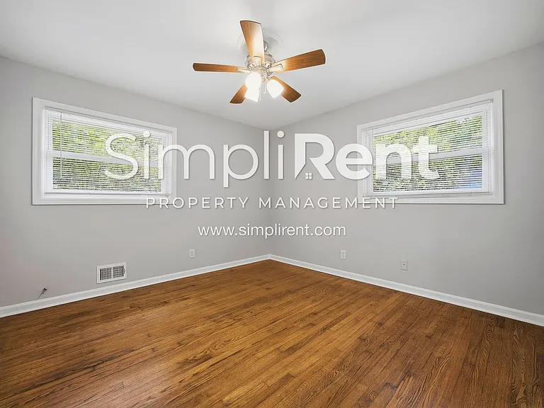 2447 Whites Mill Ln — Photo 21