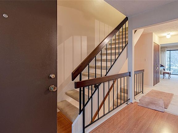 4th image of 616 Dade Ln #295