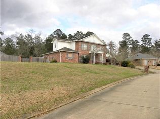 109 Lakeland Dr, Pineville, LA 71360