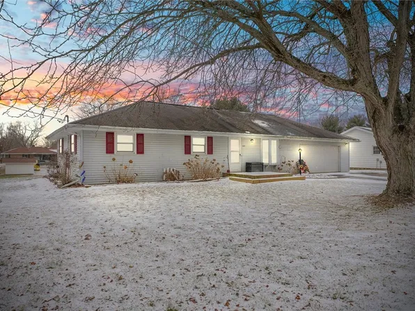 207 N Jonathan St, Oakland, IL 61943