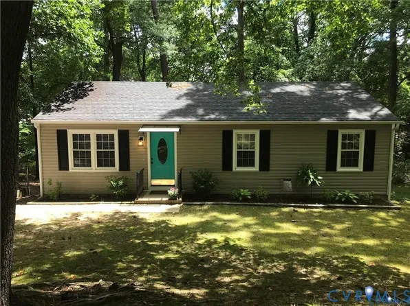 3401 Woodsong Dr, Midlothian, VA 23112