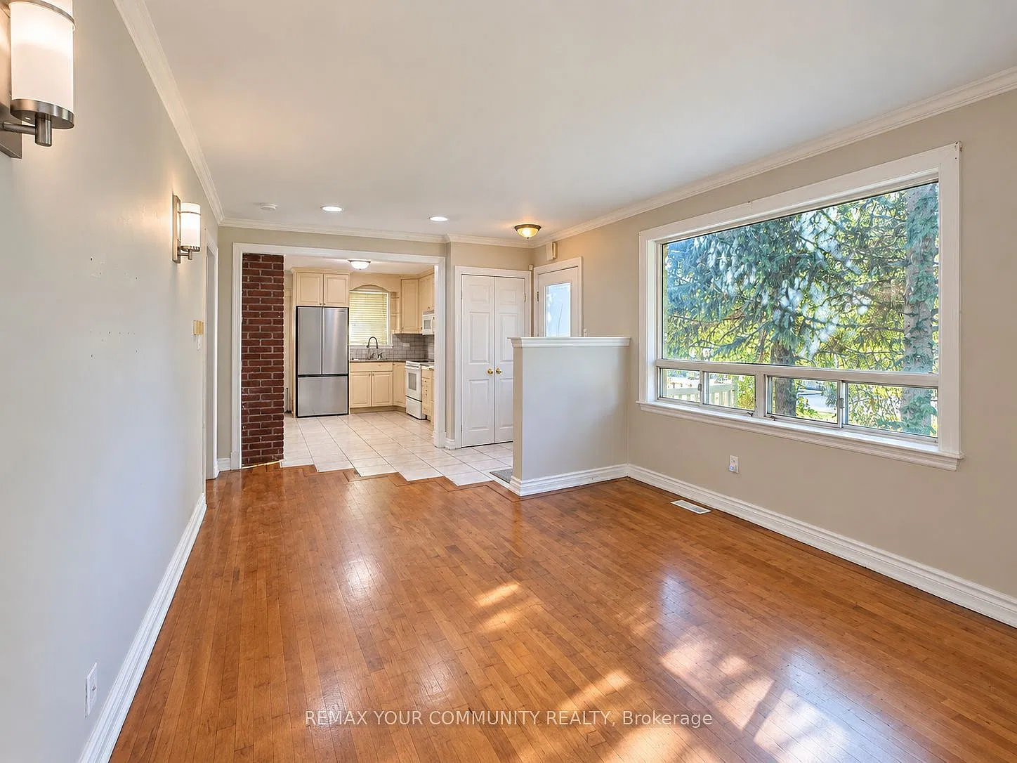 4 bed, $3,750 — Photo 1