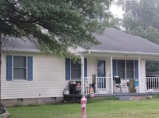 606 8th St, Grottoes, VA 24441