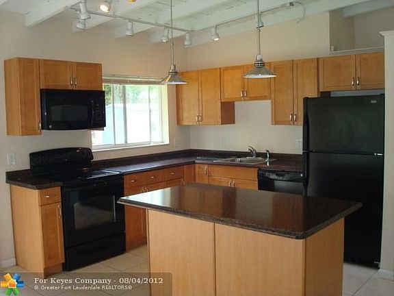 4th image of 2316 SW 35th Ave