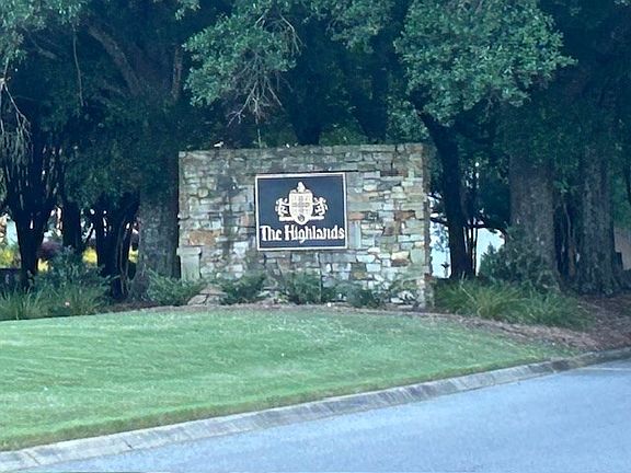2nd image of 400 Royal Pkwy