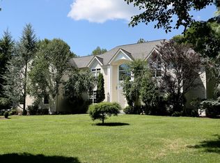 28 Peterson Place, Mahwah, NJ 07446