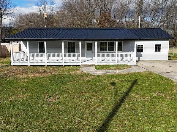 148 4th St, Frazeysburg, OH 43822