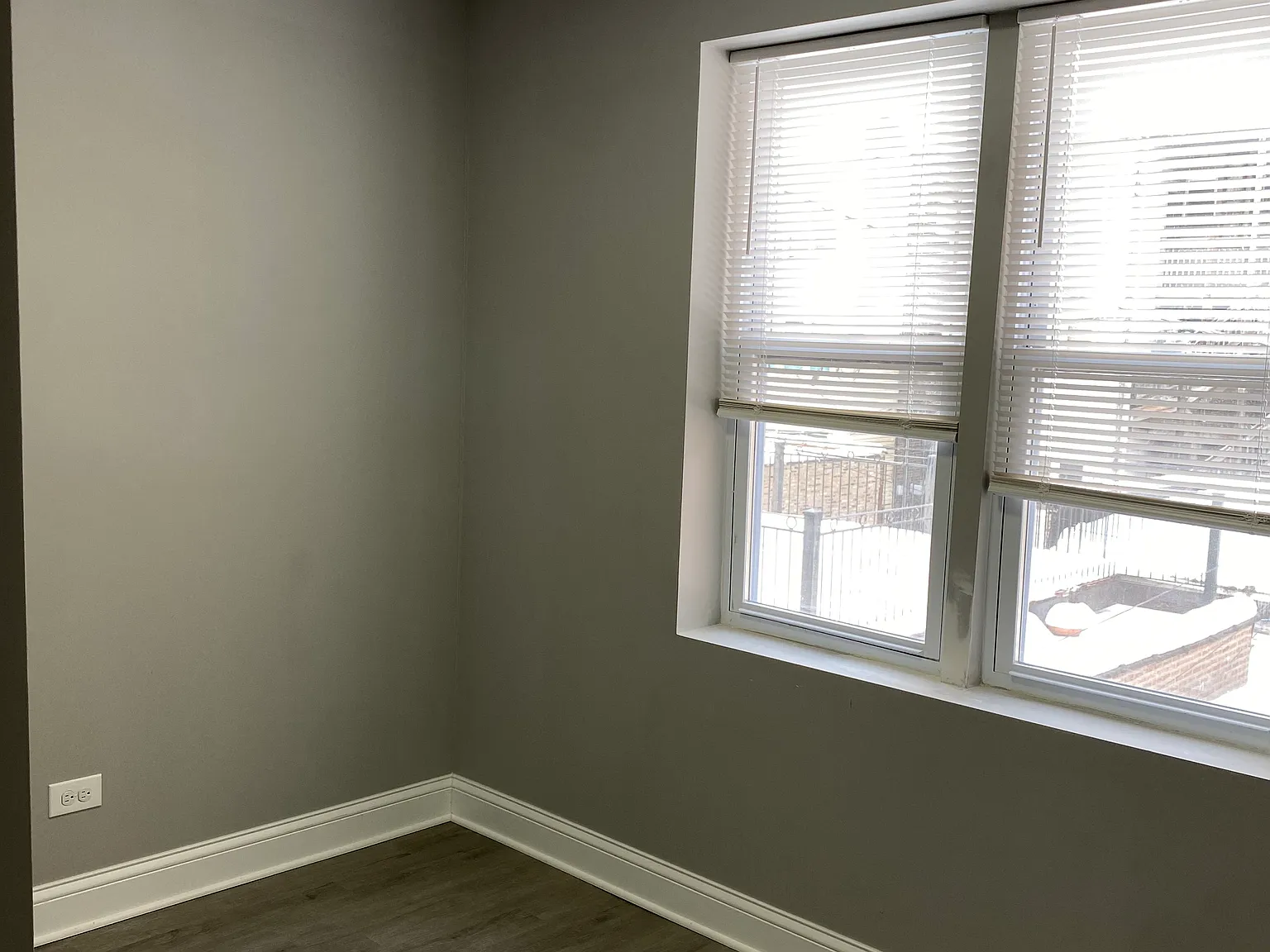 3 bed, 1100 sqft, $1,700 — Photo 3