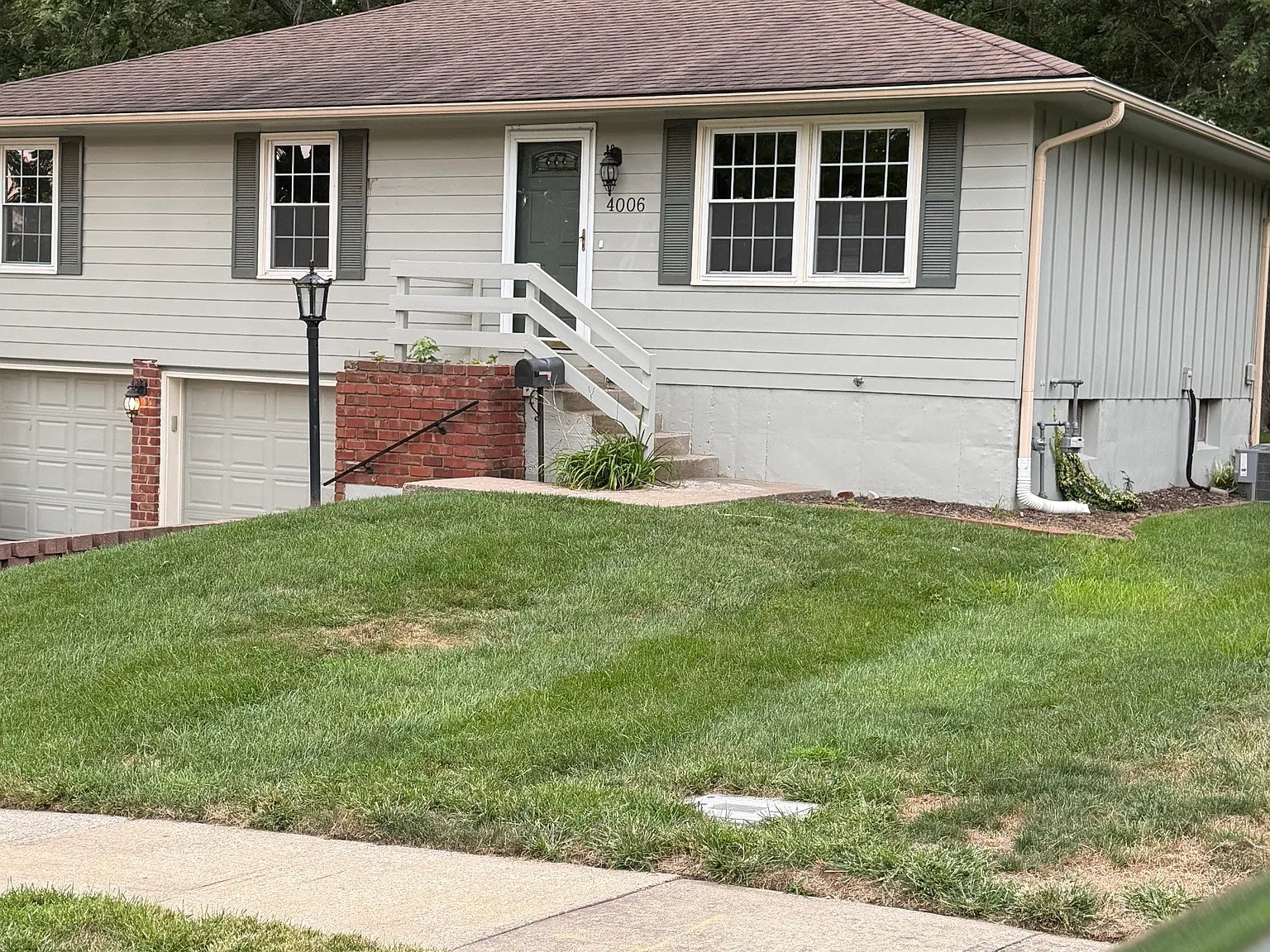 3 bed, 1080 sqft, $1,450 — Photo 2