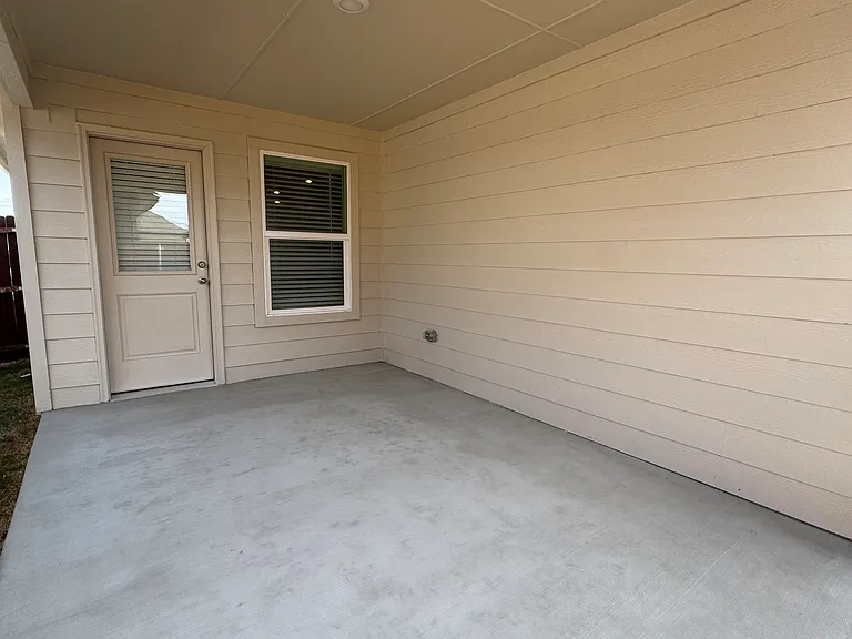 304 Deaf Smith St — Photo 13