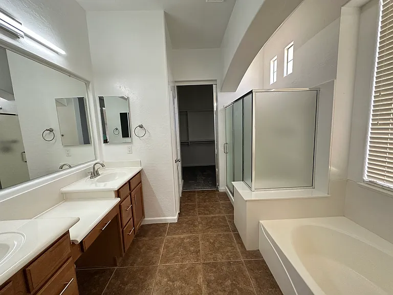 791 E Powell Way — Photo 19