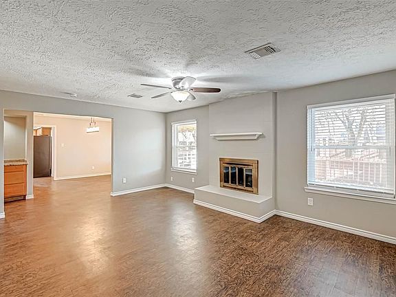5th image of 222 Old Oaks St