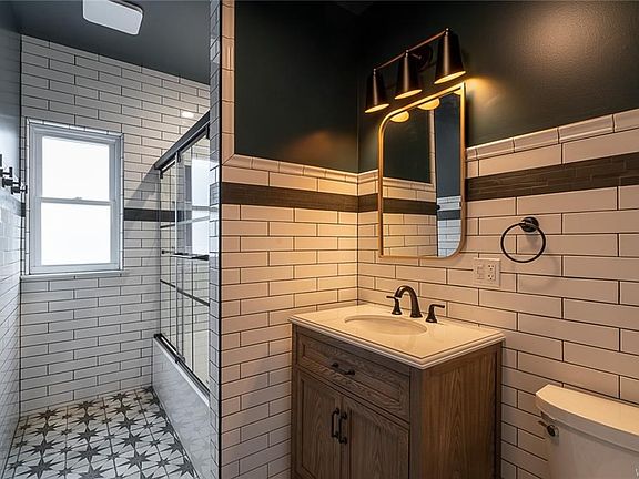 3rd image of 831 Elmwood Ave