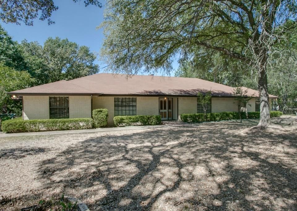 1st image of 2155 Stickhorse Ln