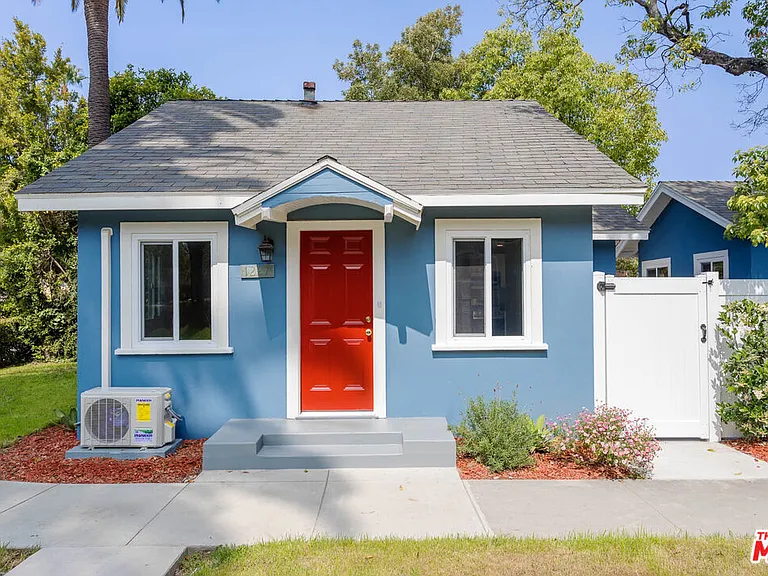 1227 E Harvard St #B — Photo 2