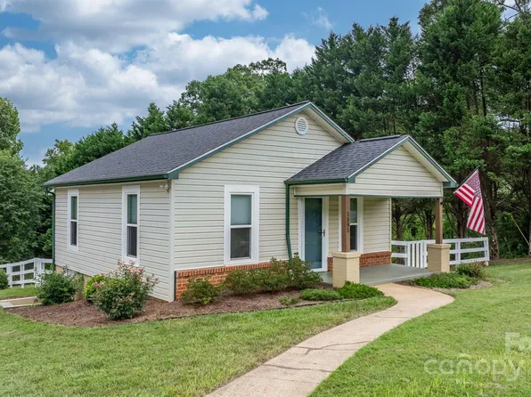 1585 Amherst Rd, Morganton, NC 28655