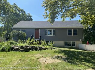 11 Orchard Pkwy, Morganville, NJ 07751