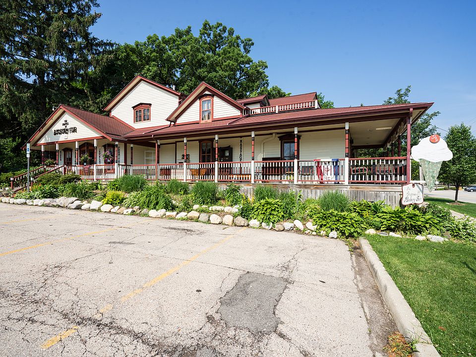 1st image of 211 W Railroad Ave