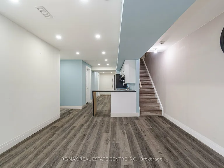 177 N Park Blvd — Photo 12