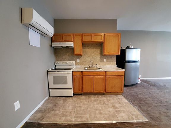 5th image of 3520 N 11th St Floor 2